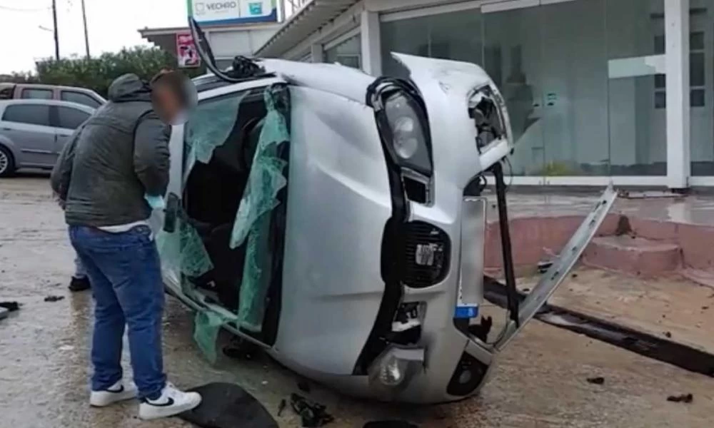 Μύκονος: Τρομαχτικό τροχαίο με δυο νεαρούς οδηγούς